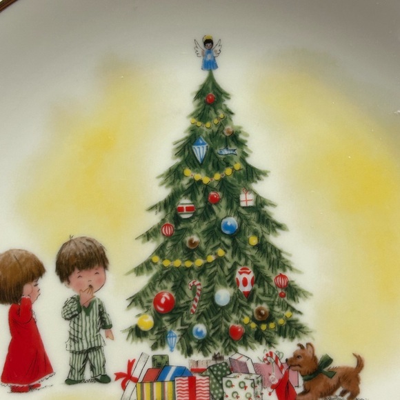 Gorham Christmas 1978 Happy Merry Christmas Tree Plate - Picture 2 of 5